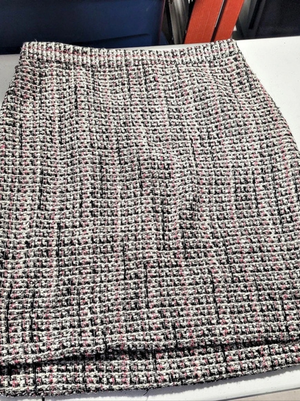 Ann Taylor Petite Checkered Mini Skirt in Black & Pink Size 4P - Picture 2 of 3